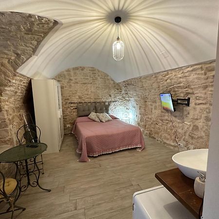 Giovinazzo Suite Pavone Griffi Экстерьер фото