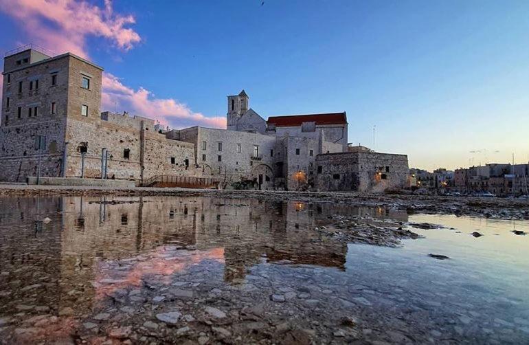Giovinazzo Suite Pavone Griffi Экстерьер фото