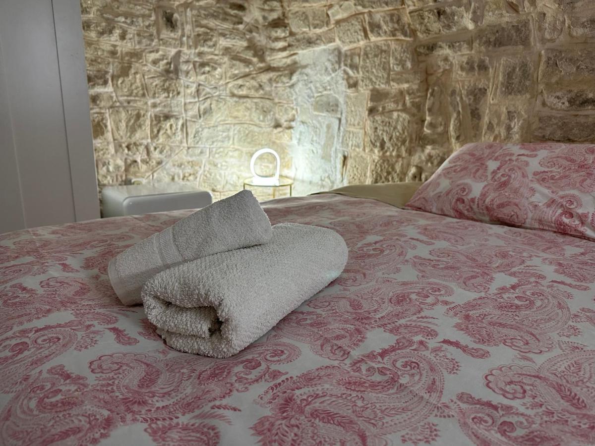 Giovinazzo Suite Pavone Griffi Экстерьер фото