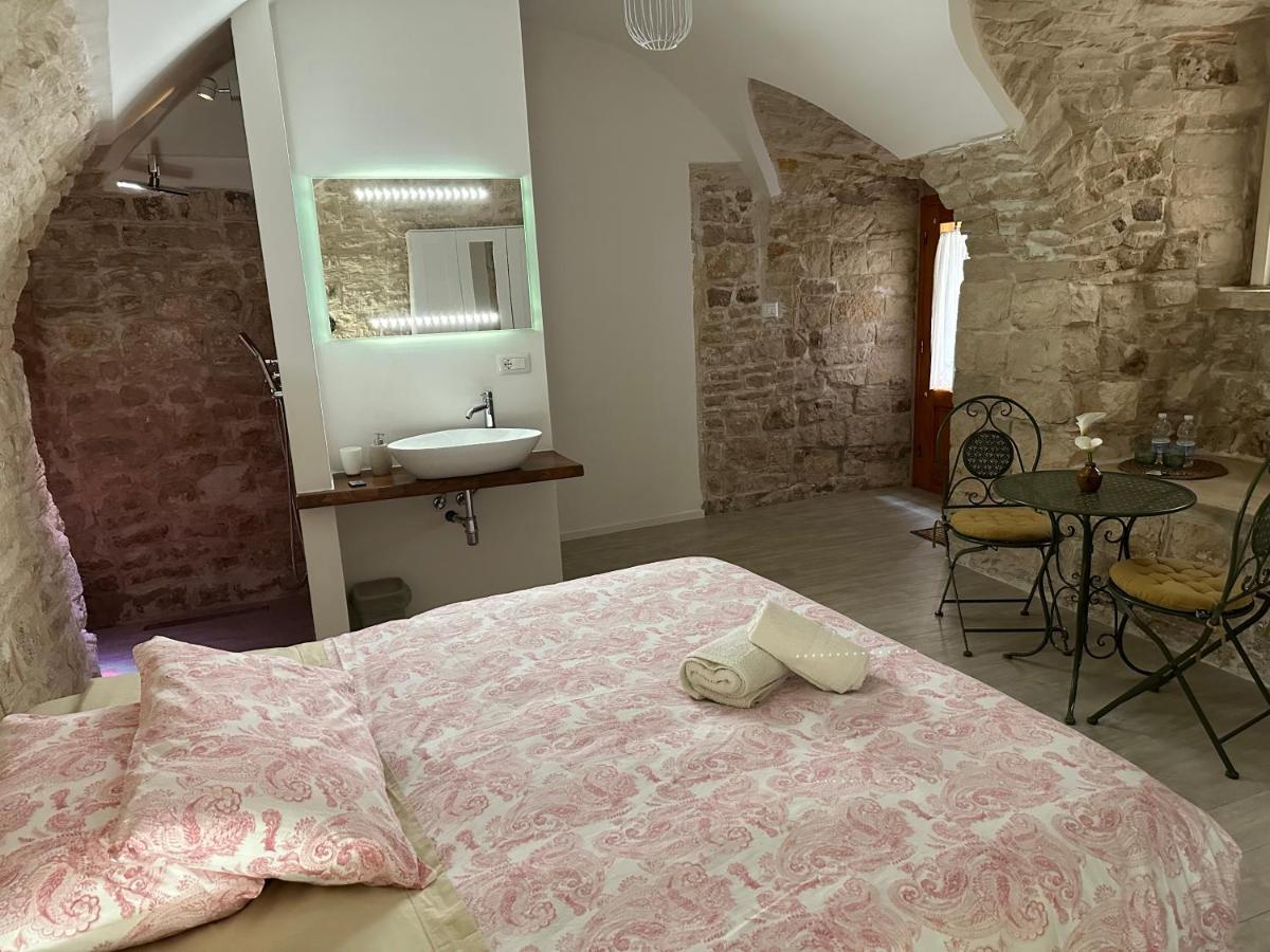 Giovinazzo Suite Pavone Griffi Экстерьер фото