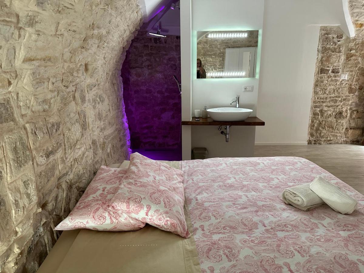 Giovinazzo Suite Pavone Griffi Экстерьер фото